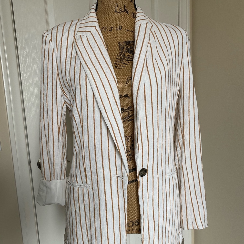 4 for $25 H&M Light Blazer